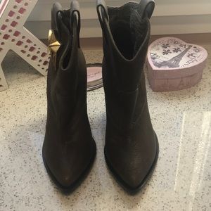 Vero Cucio taupe olive boots